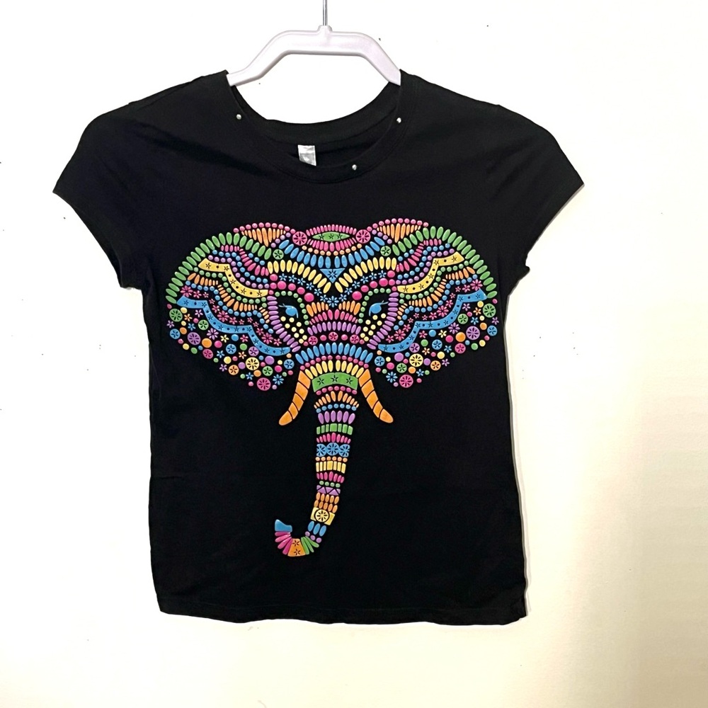 💖Beautees Black T-Shirt with Vibrant Elephant Design. Size XL. NWT.